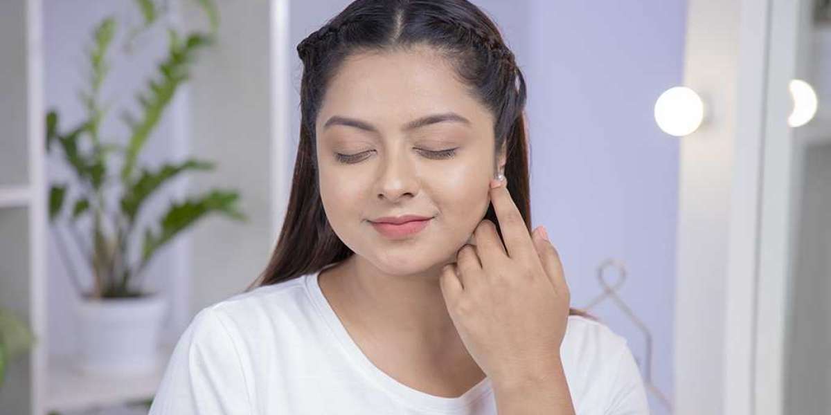 ✨ কম খরচে ঘরোয়া উপায়ে স্কিন কেয়ার: প্রাকৃতিক সৌন্দর্যের সহজ রুটিন